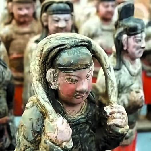 2007年，焦作一村居民为“自证”祖坟有700年历史，不惜开掘坟墓，没想到，刚开