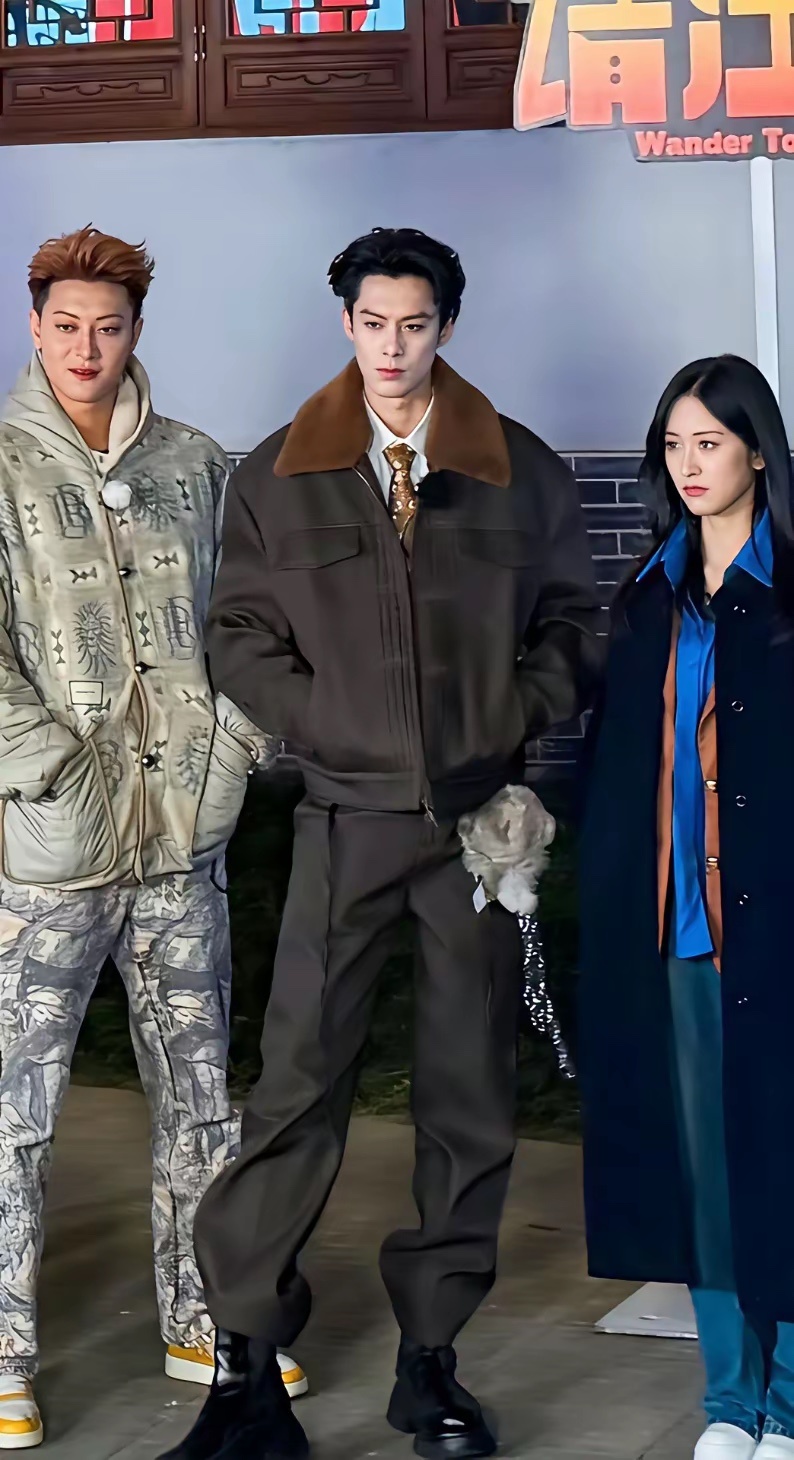 突然对明星身高有了实感，是不是个子矮的都进不了娱乐圈？？我一开始还以为黄子韬不高