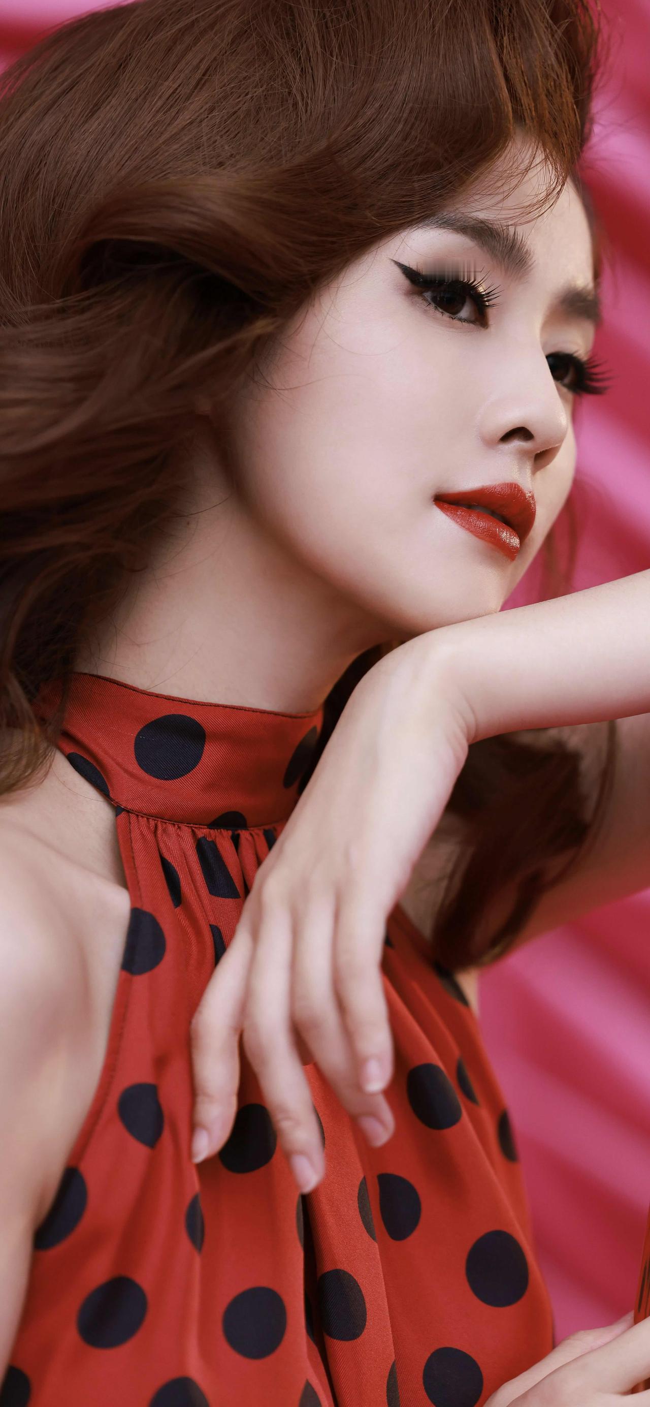 美女壁纸-第6139期-白鹿