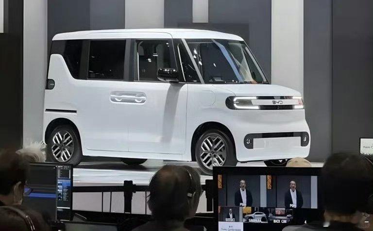 比亚迪的K-Car小车正式发布了，定名Racco蠢萌蠢萌的哈哈哈，这小车要是进到