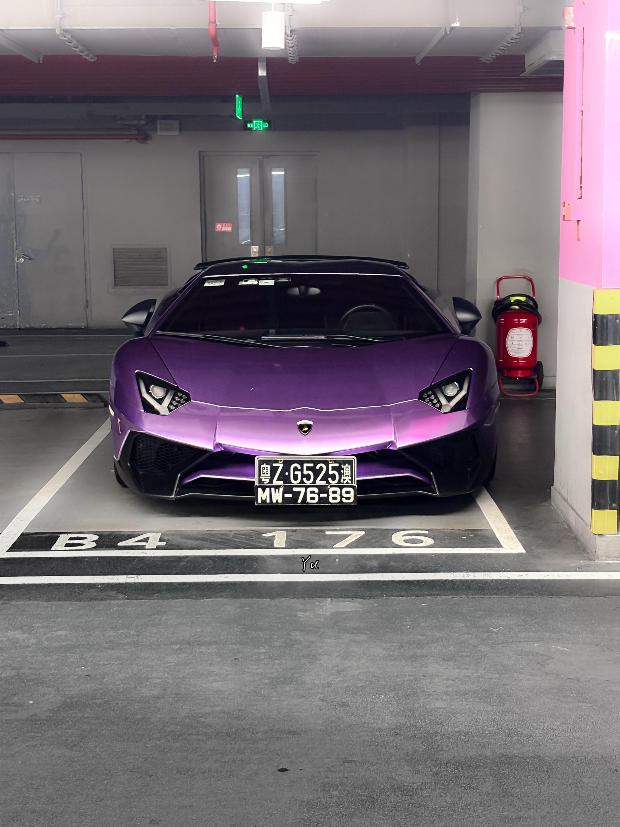 V12的咆哮会驱散你的自卑和不甘