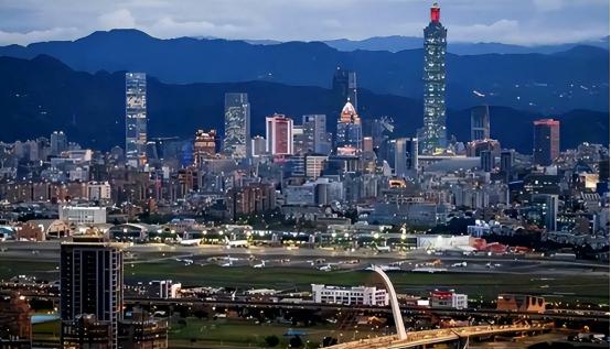 调快一小时就能变日本人？“台独”又出昏招，想把台湾时区改成跟日本一样，地理课本同
