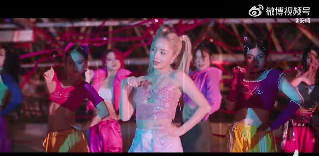 孔雪儿支持安崎孔雪儿温柔上线为安崎打call，简单一句支持满是真心，THE9的友