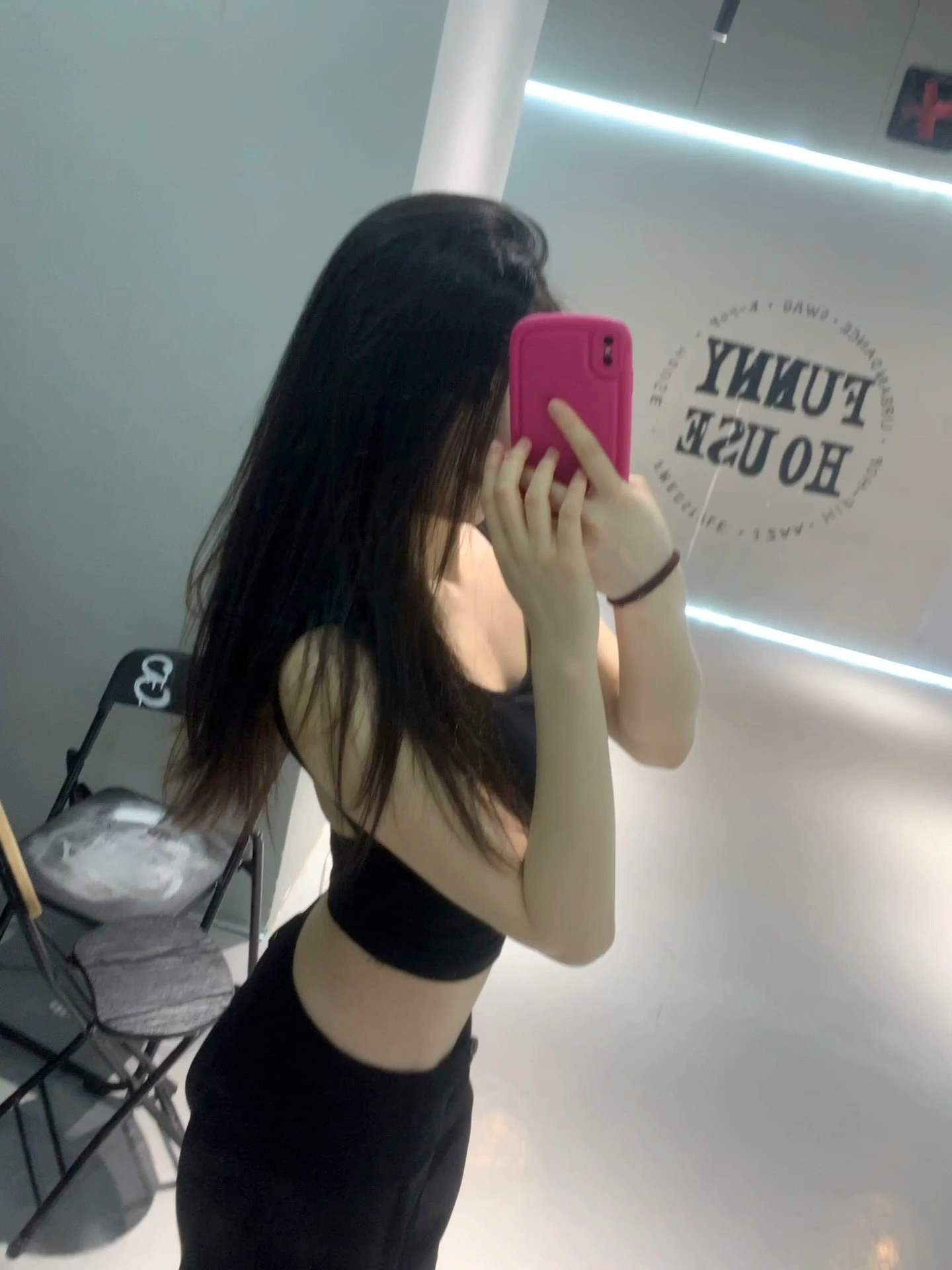 吸吸肚子腰还是挺细的[doge] ​​​