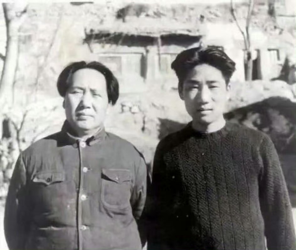 毛岸英烈士逝世74周年 【今天，也致敬这位父亲[悲伤]】1953年4月，毛泽东请