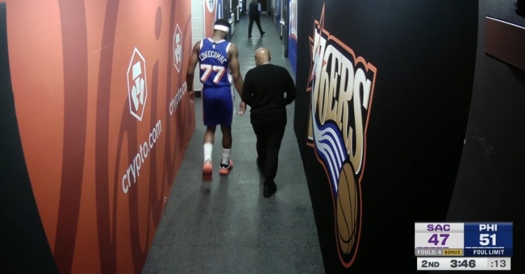 埃奇库姆突然被换下 ，并直接返回更衣室 ！！！！！nba交易市场