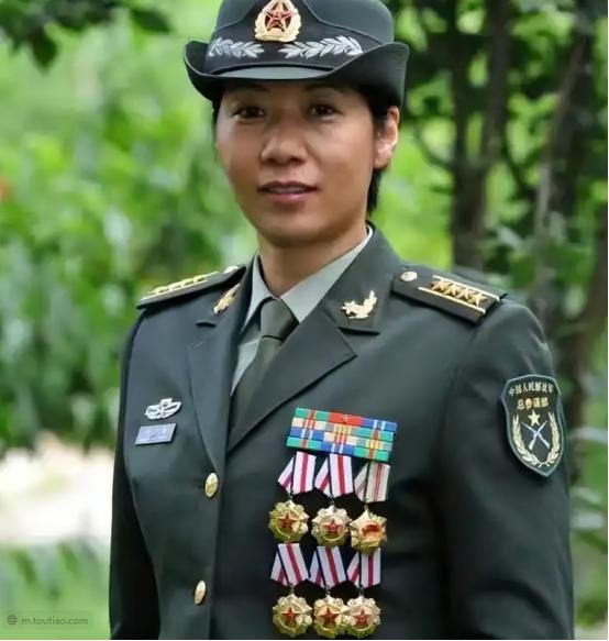 5次一等功、5次二等功！中国这位女兵，是全世界的唯一！
 
她就是被国际军体理事