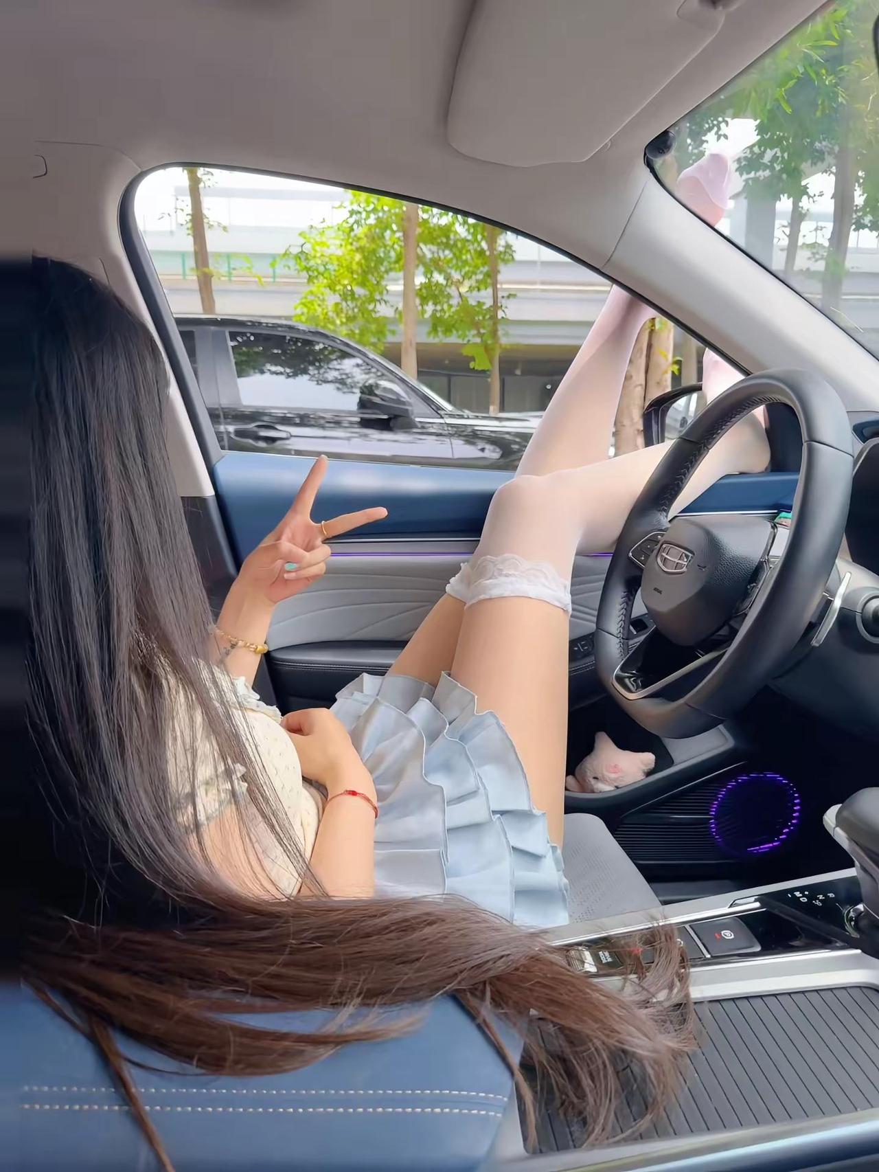 会呼吸的女孩子真的很加分吉利汽车 吉利星瑞 女生的车