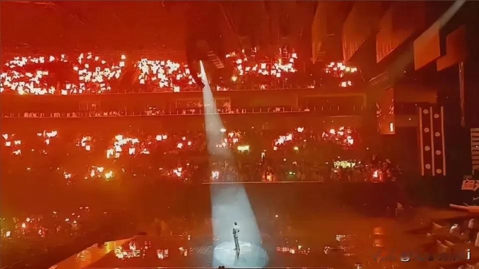 人设都是假的，演技和台词才是真的，教养和内涵在言谈举止中可以也窥见一二。
一问三
