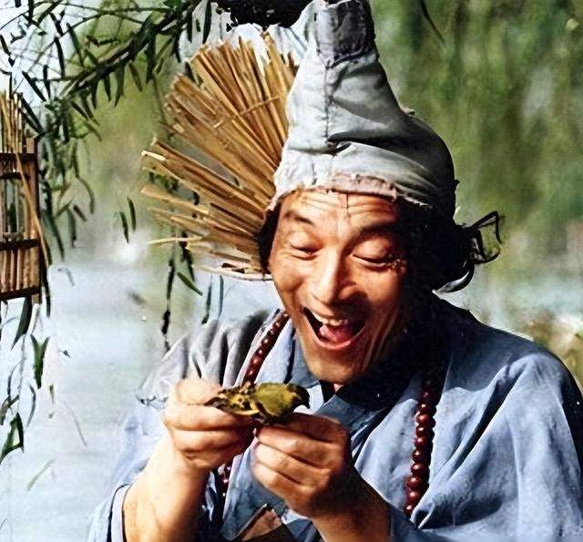游本昌去世仅1天，人民日报突然改口！6字之差，信号不一般