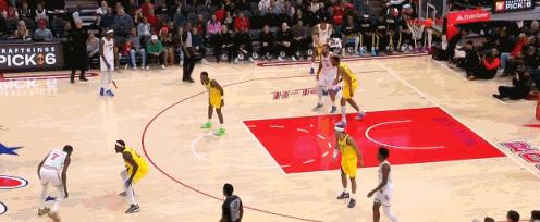 看傻了！
帕斯卡尔·西亚卡姆碰上凯文·杜兰特，简直就是一场公开处刑！
这根本不是