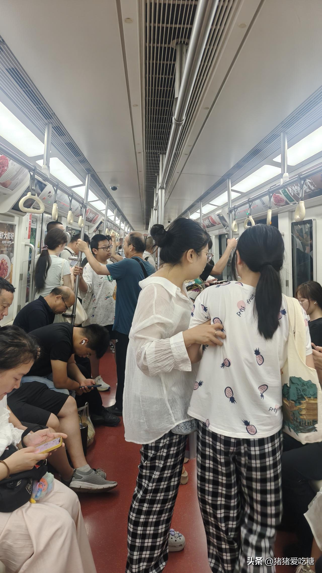 钱，真的太重要，
存钱，一定要多多的存钱。
今年我38岁，是两个孩子的妈妈 ，存