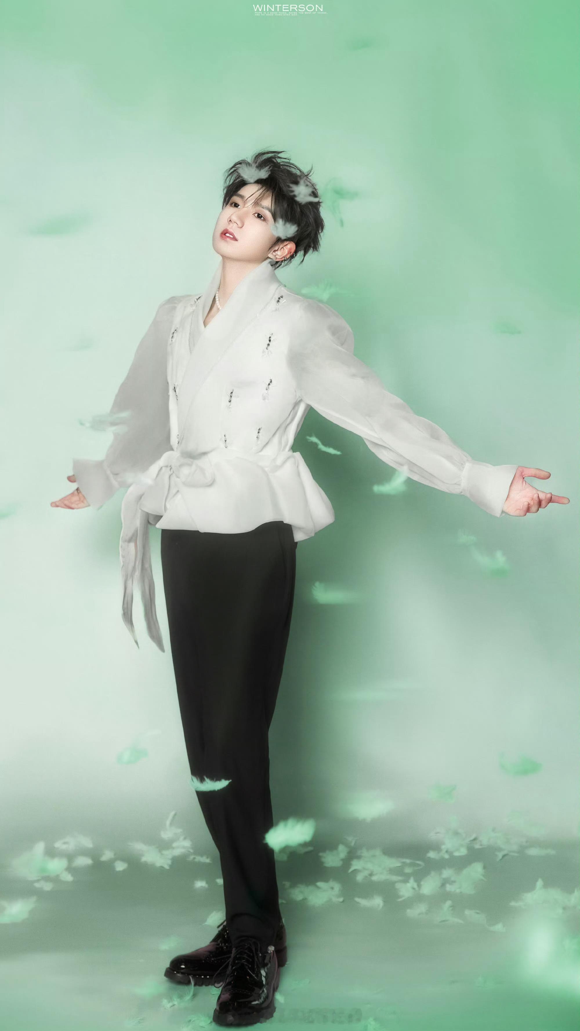源儿昨天这套造型真漂亮。 ​​​