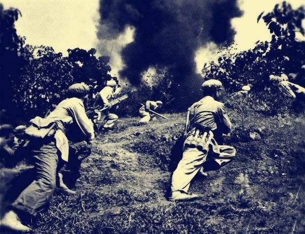 1947年底，运城战场。战士一炮就打掉敌军碉堡，战后，王震快步上前问：“你是从哪