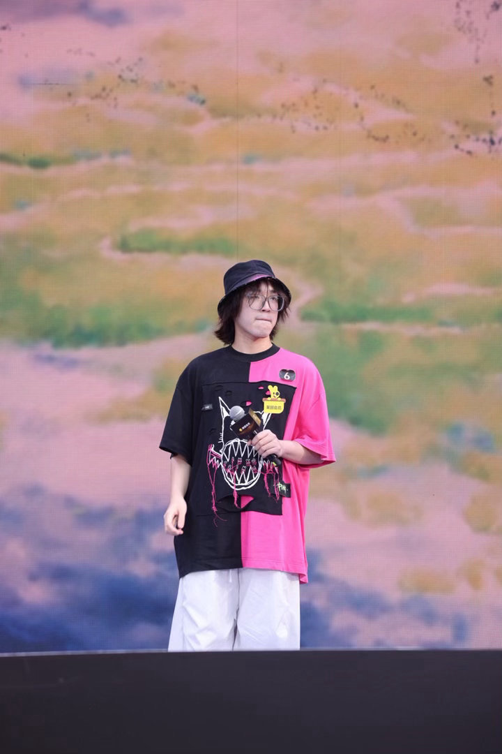 长沙人精神状态belike美团会员KTV大赛在长沙热闹开演，现场既有实力唱将惊艳