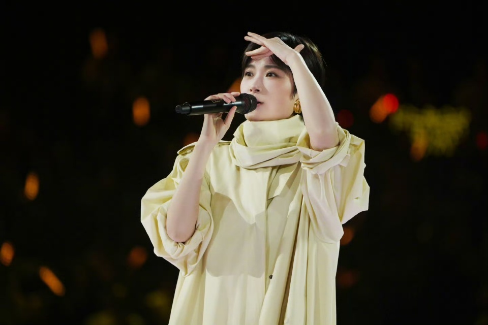 #腊八听歌万事粥全##一首歌迎接腊八节# 歌声起，粥香飘，愿每份聆听都化作祝福，