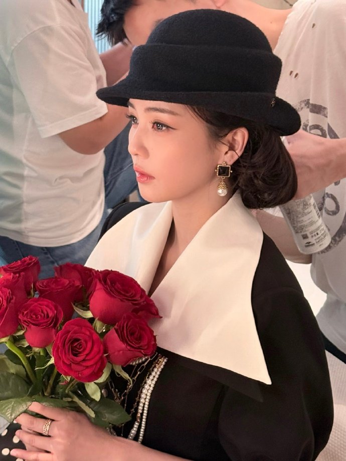 白鹿留洋大小姐定妆live  白鹿奔跑吧14首次营业 白鹿奔跑吧14首次营业，白