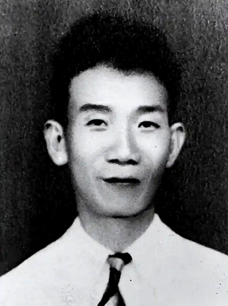 郁达夫那些惊世骇俗的小说，起点，竟然是一家妓院的后厨柴房。
1919年，东京。2