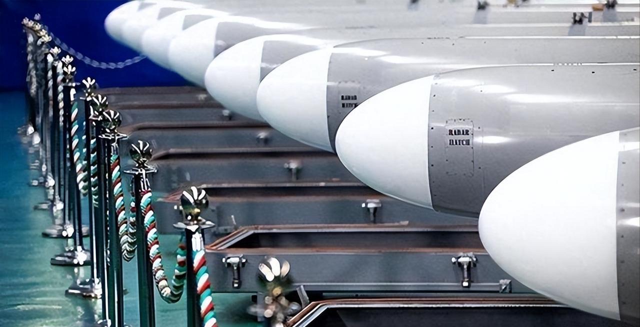 *伊朗开窍了！伊朗即将进口大批先进超音速反舰导弹CM-302，这种导弹是鹰击-1