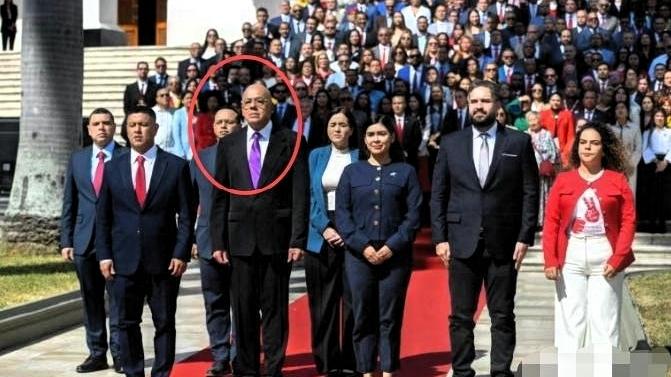 委内瑞拉这事儿闹得跟演电视剧似的！这兄妹俩莫不是想把国家“清仓大甩卖”？

哥哥