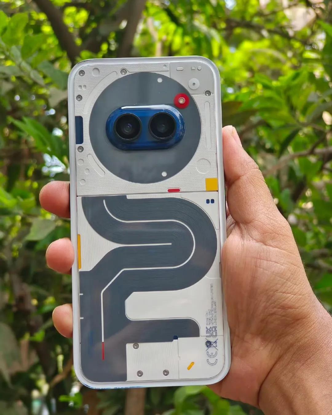 目前最有设计感的手机品牌一定是Nothing，比如Nothing Phone 2