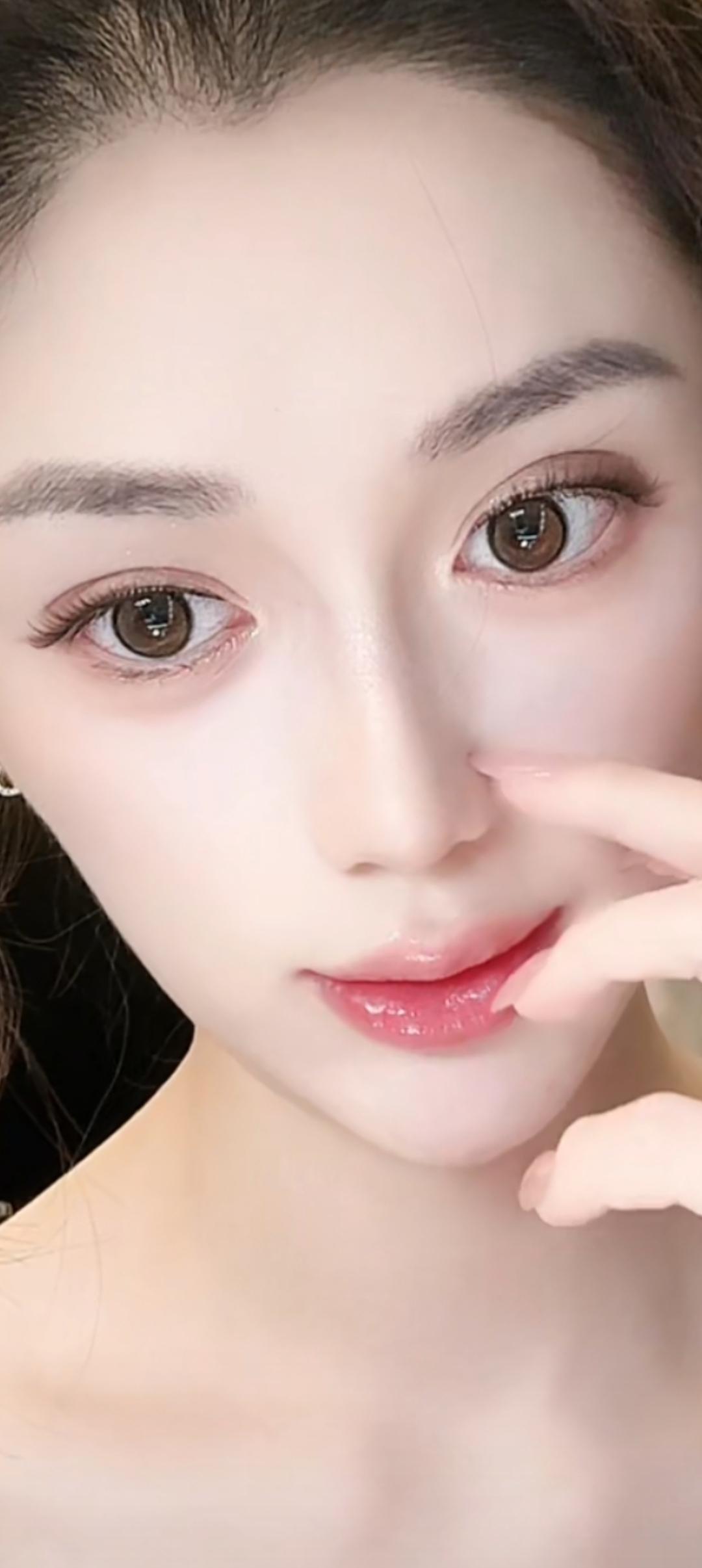 这位小姐姐的妆容真精致！