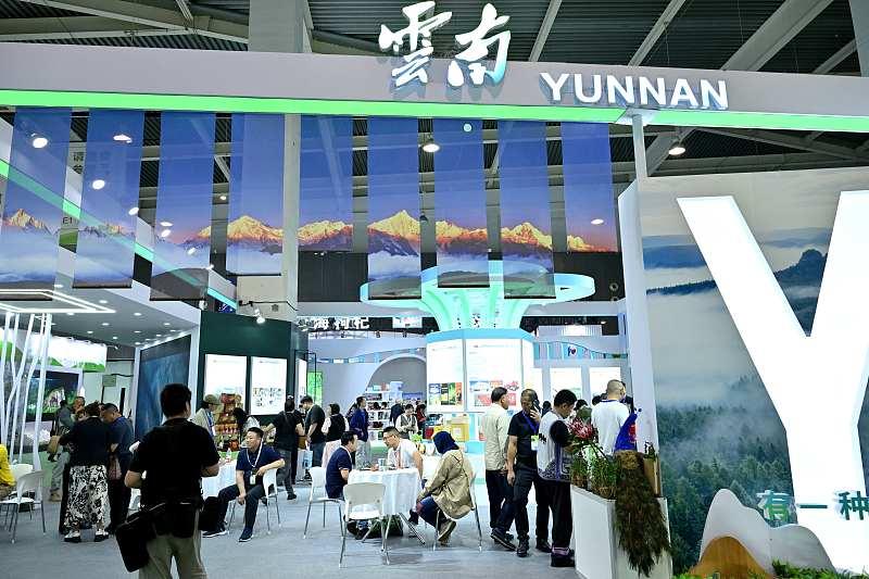 云南这次11个县市冲进2025全国旅游百强县，直接坐稳全国第三的位置，和浙江四川