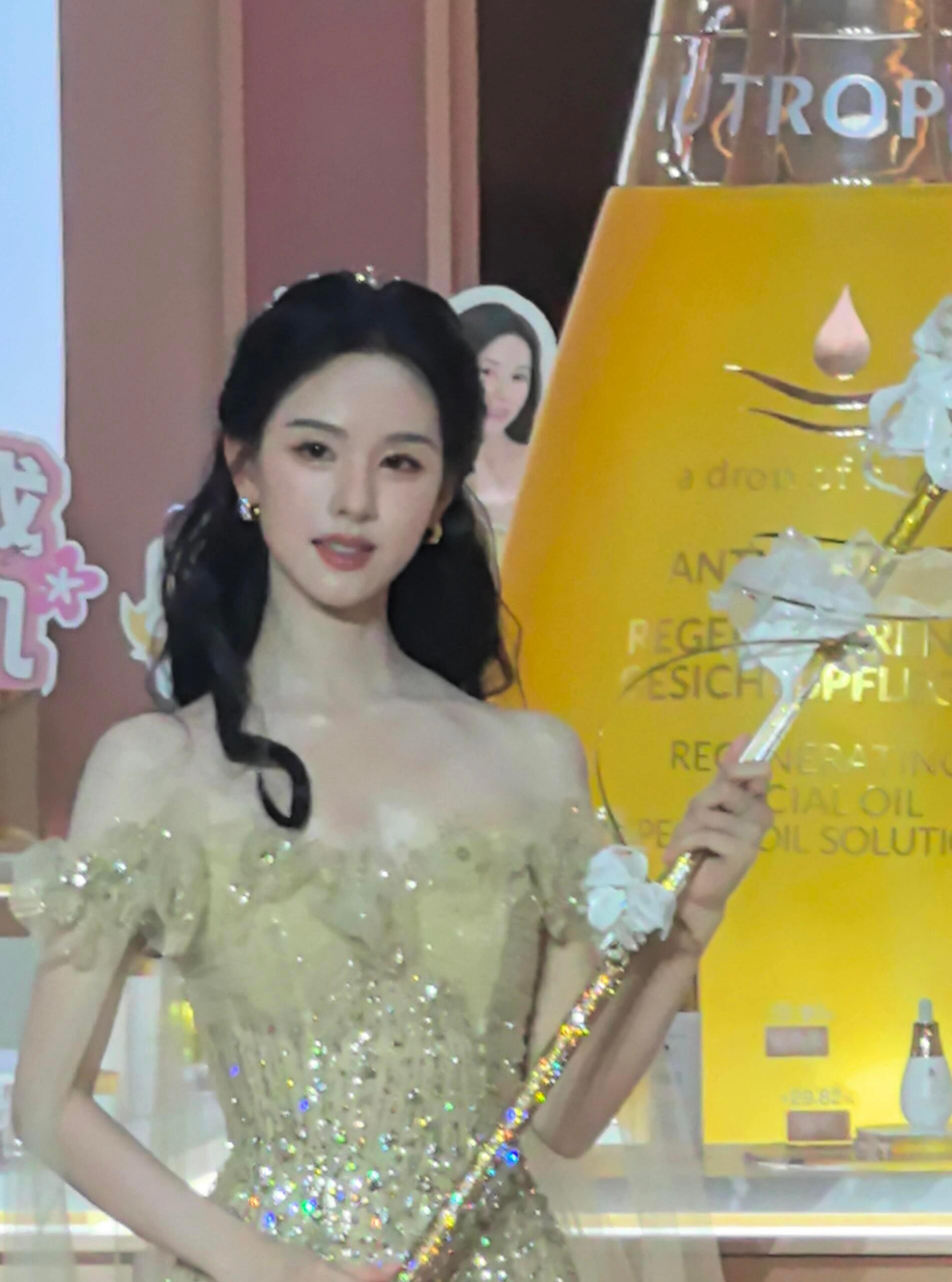 听说是原相机直出 公主…我是指名副其实的那种公主👑💫cr.冰块融化中 ​​​