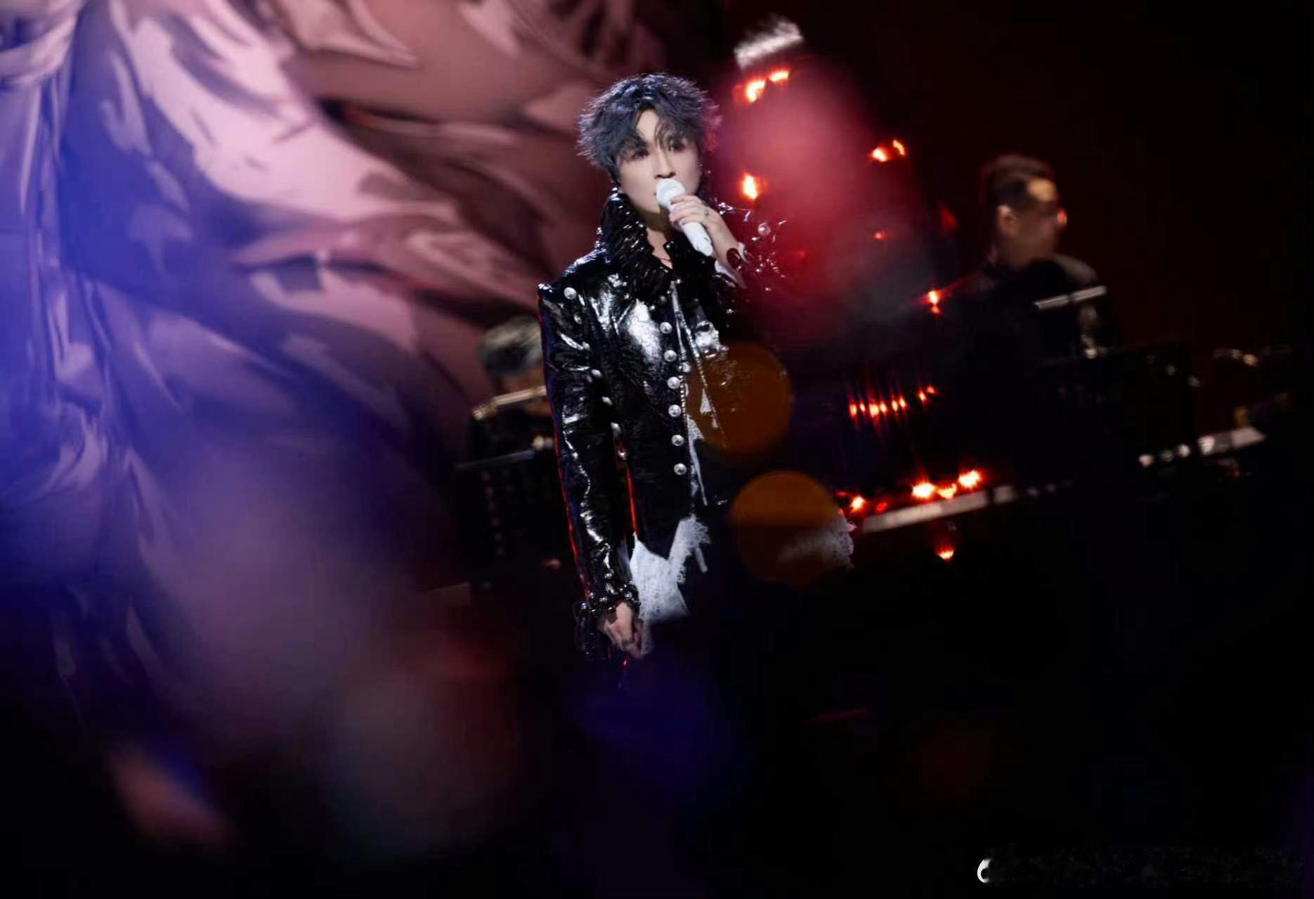 薛之谦演唱会南京站官宣银白漩涡苏醒，万兽奔赴南京￼￼￼。5.22-24/5.29