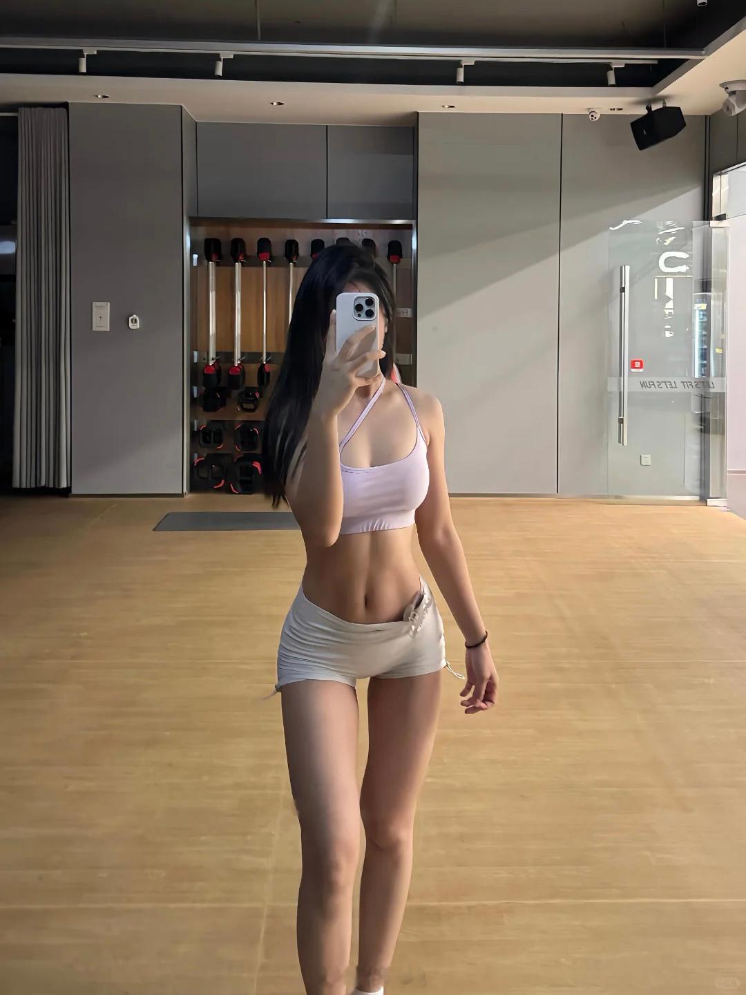 消失已久的蜜桃臀再现江湖了！！  ​​​