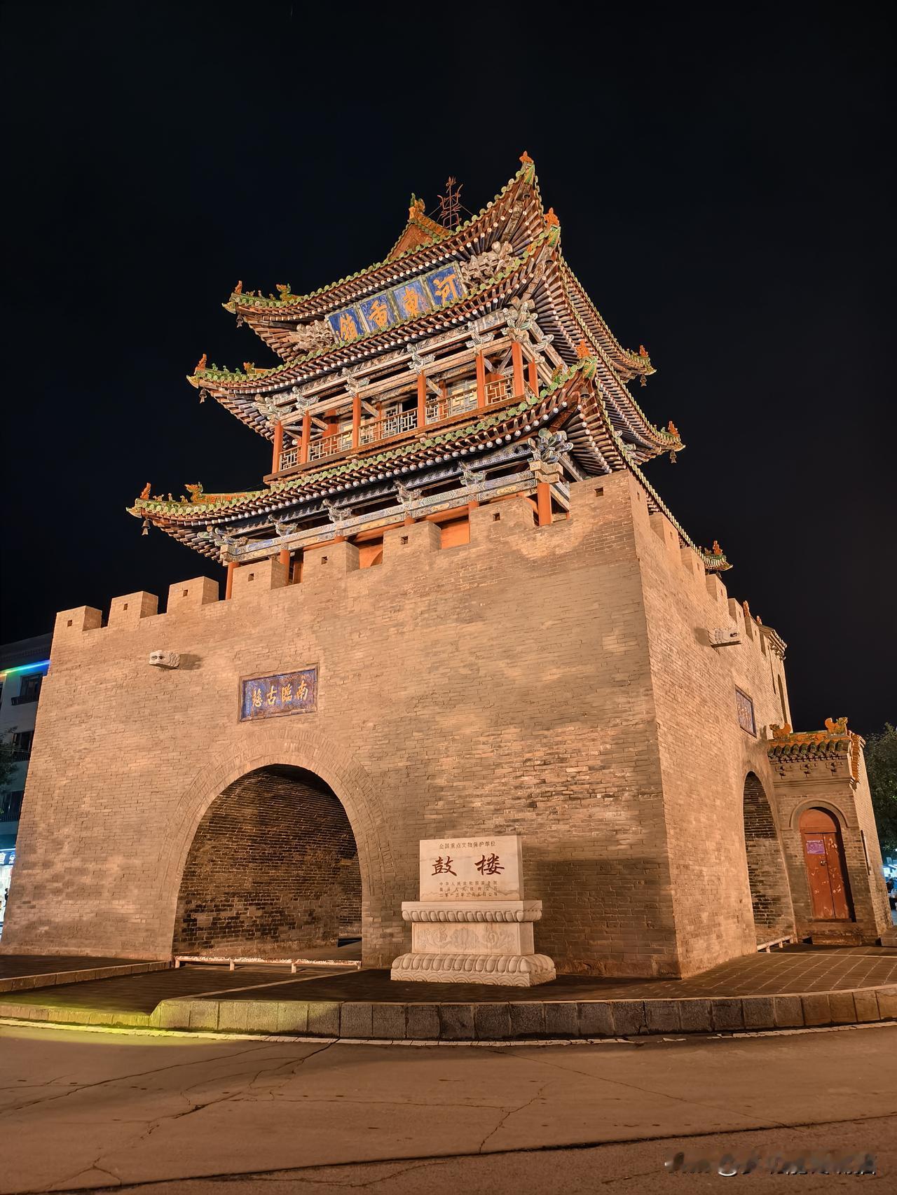 秋日生活打卡季地标山西隰县， 山西偏关猫姐带着父母自驾游，先安顿好父母，酒足饭饱