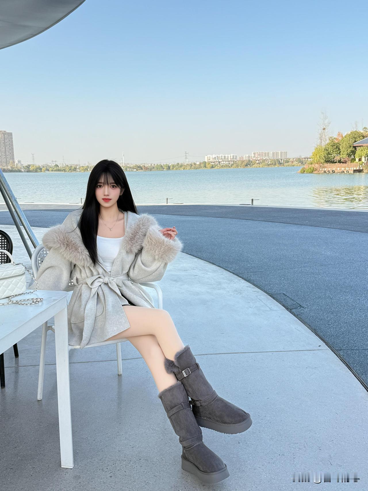 生活不会辜负认真奔跑的人
就像大地不会辜负春耕的农夫
你付出的每一分努力
时间都