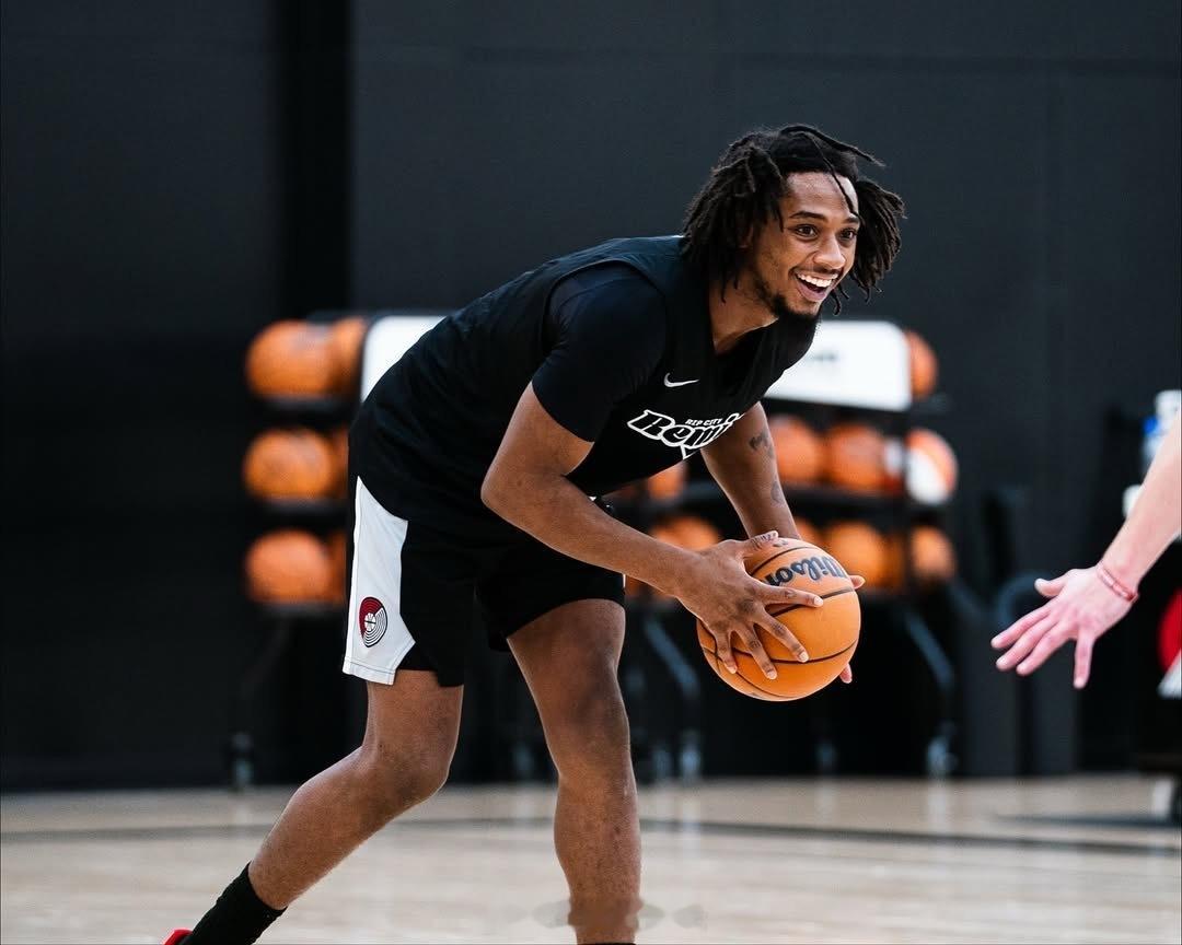 据探长了解，山西男篮签约外援后卫阿什顿·黑根斯。黑根斯上赛季效力新疆男篮，出战4