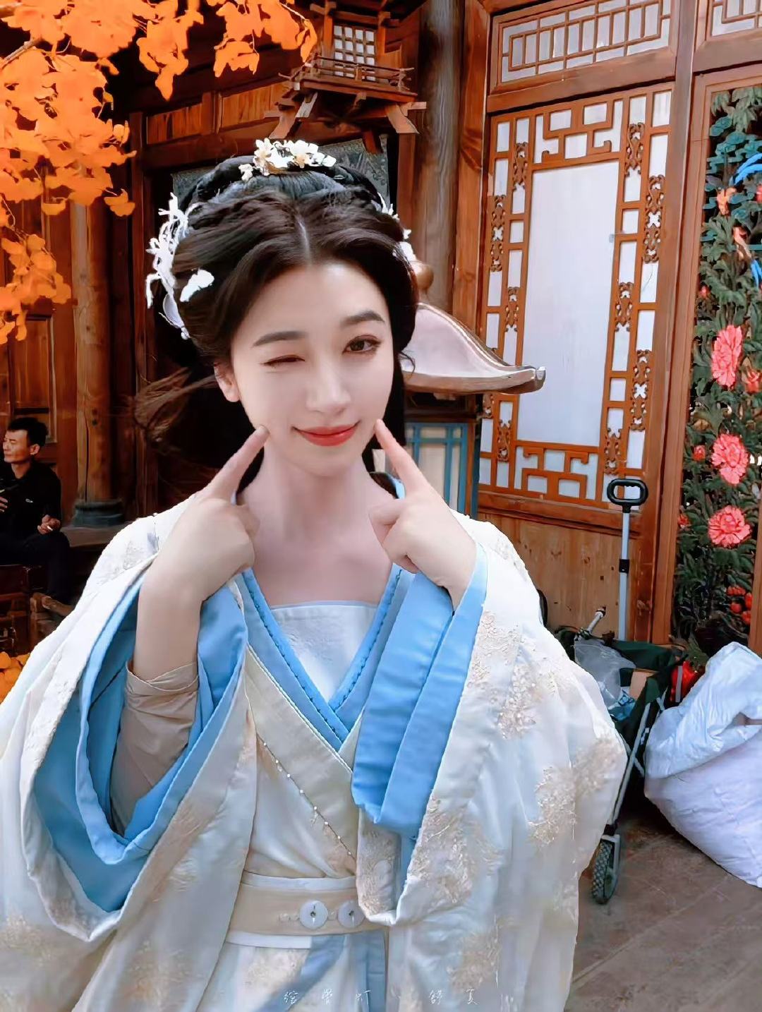 没有演员是扛剧的 奋斗吧人生王格格和余茵在演综坦言，世上没有任何一位演员是可以扛