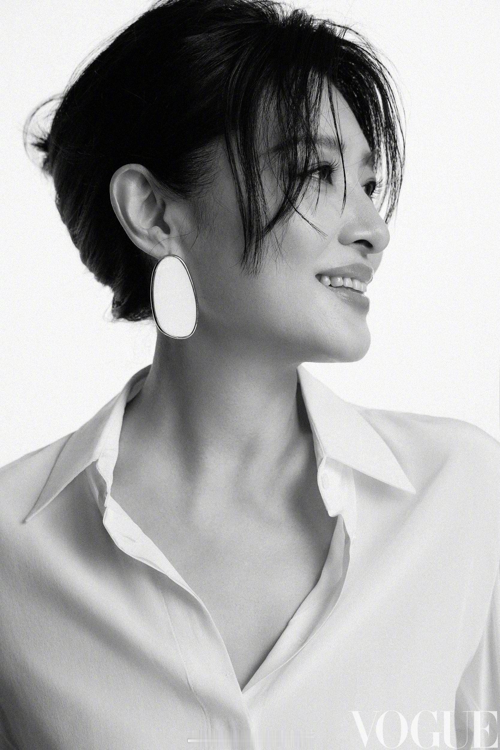 周涛 出镜VOGUE 12月刊专题大片，什么叫妈妈级别的美貌？这就是！！！ 