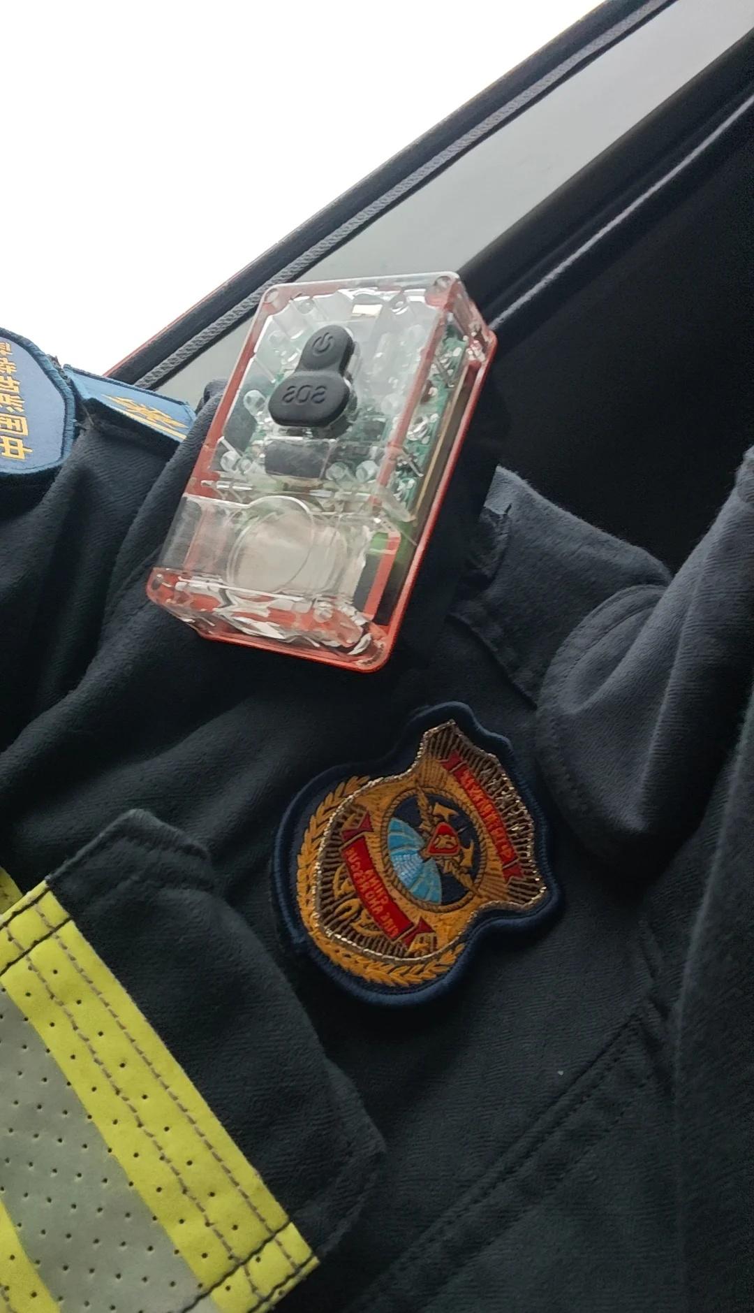 做人不要太攀比
我坐过消防车也做过消防员
你做过什么呢
消防员 国家分配