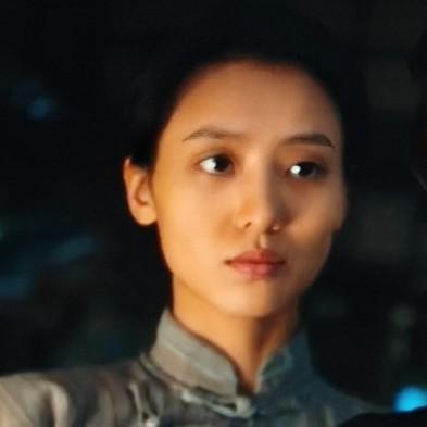 《醒来》中崔恩熙(马渝捷饰演)
是苏门（代号戴安娜，江疏影 饰）的副官，贴身护卫