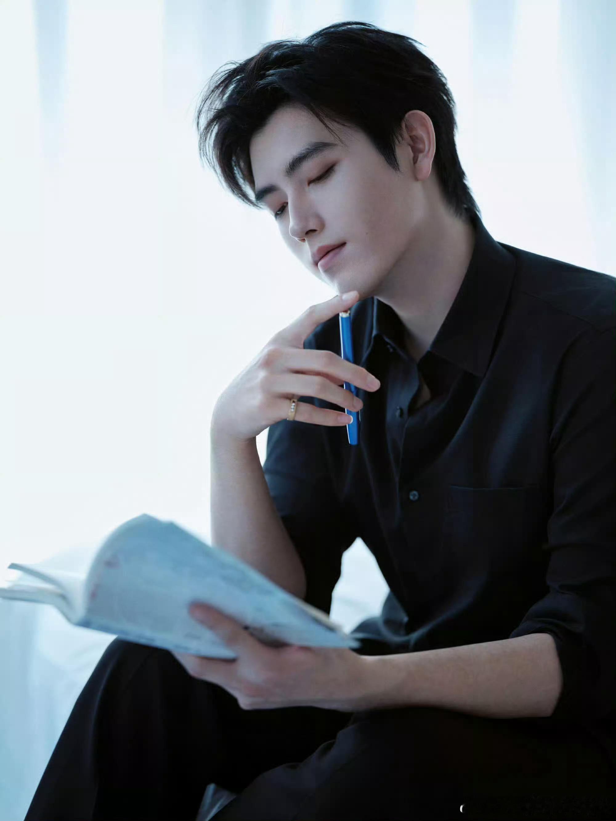 陈飞宇陈飞宇《实用主义者的爱情》明天有物料，燥候我们帅气浪漫的陈飞宇 方穆扬 