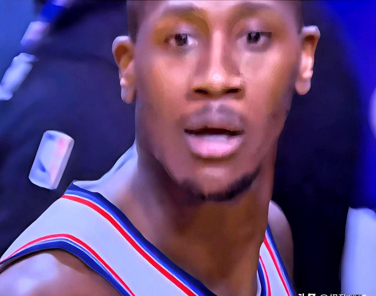 邓恩昨日被驱逐前对东契奇大喊：别xx假摔了，软蛋！
 

眼看比赛要输，邓恩自己