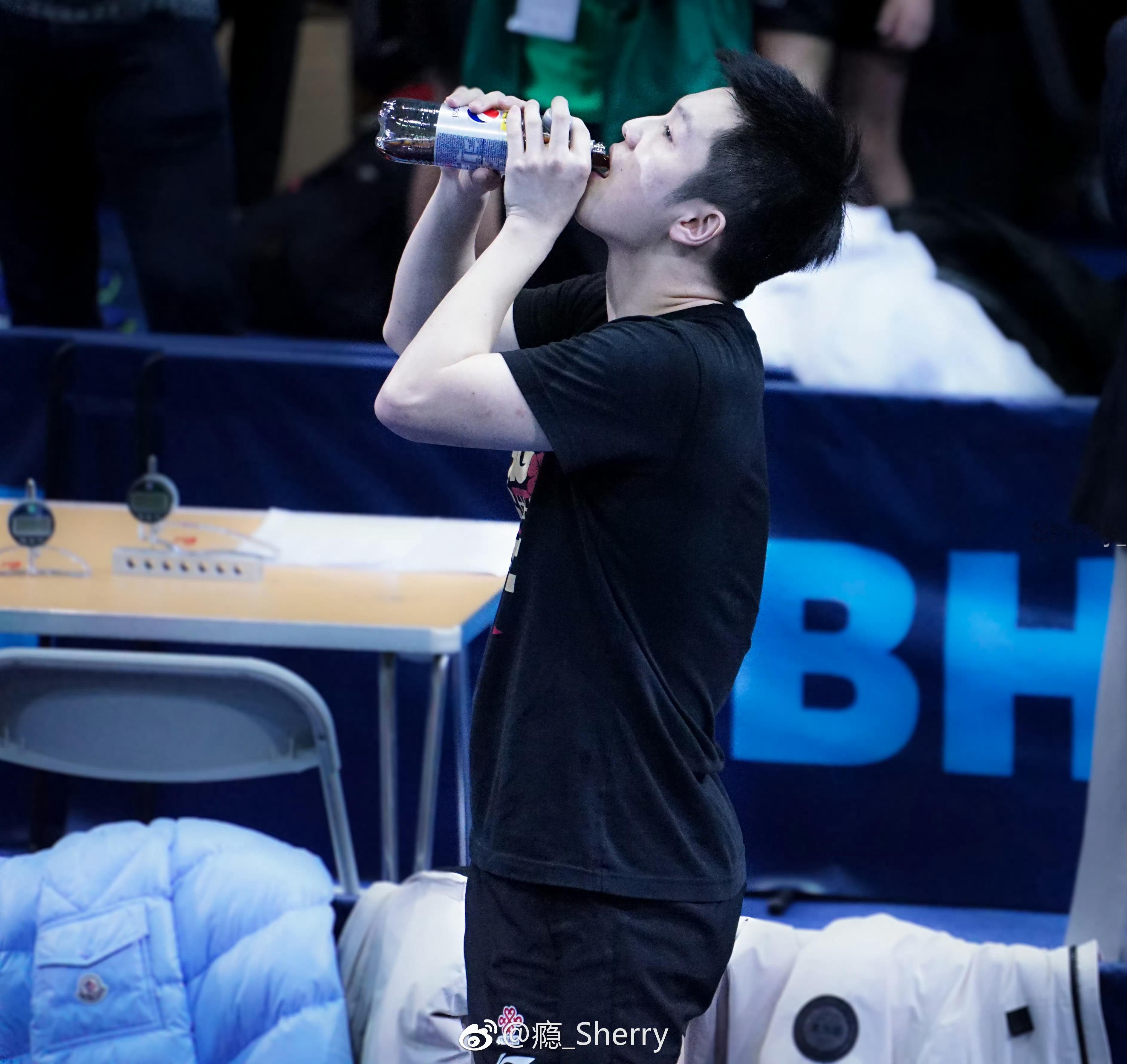 最爱喝快乐水🥤 