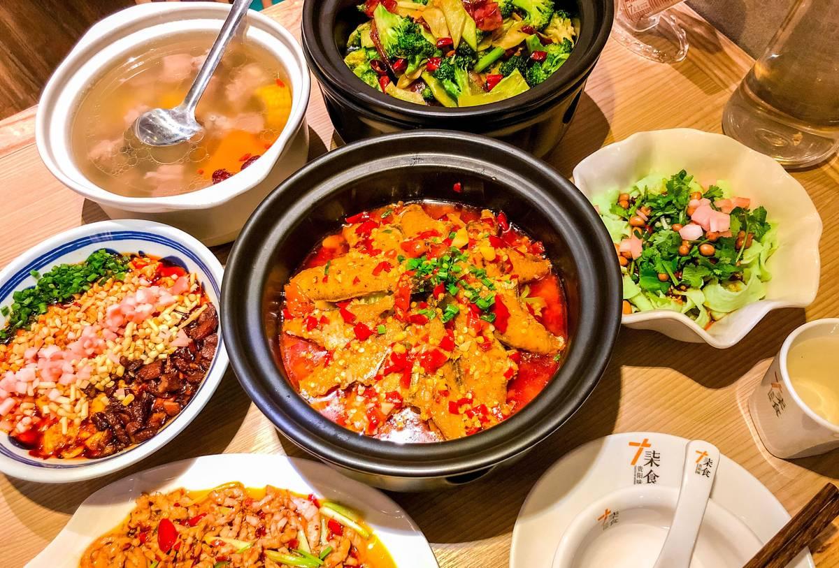 为什么美食换个颜色就没有食欲了？科学的解释来了！网友：原来我不是肚子饿，我是眼睛