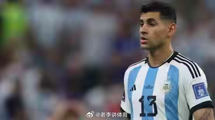 世界杯小组赛首轮，卫冕冠军阿根廷3-0完胜阿尔及利亚，梅西上演帽子戏法，以16球
