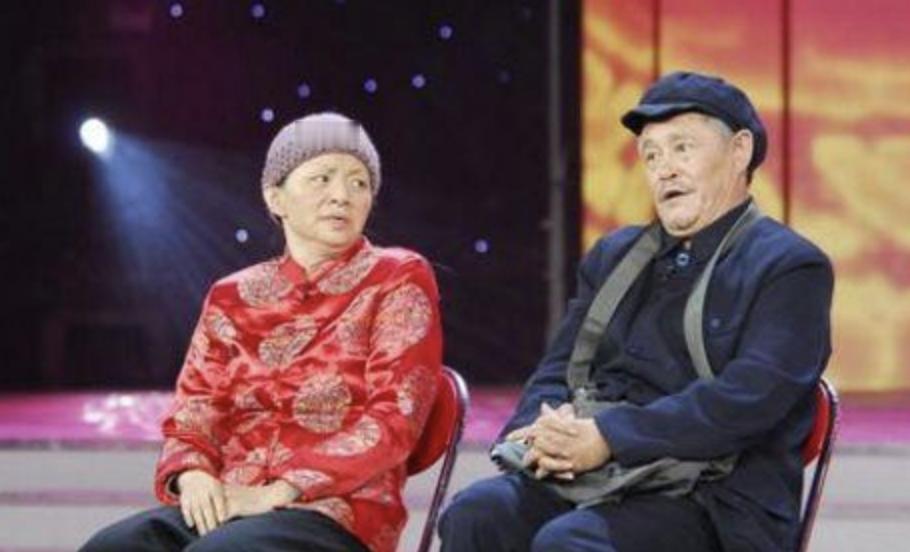 为什么老百姓不爱看春晚了？

其实就两个很简单的原因：

第一个南方人过年真不吃