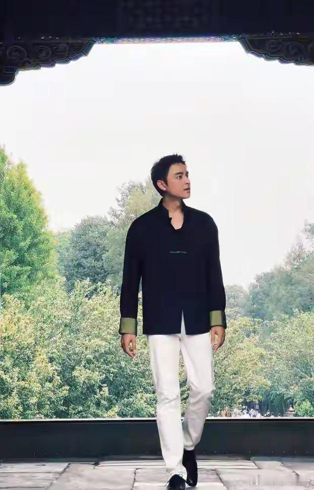 明道胖了毕竟是中年人了 中年发福很正常明道明道