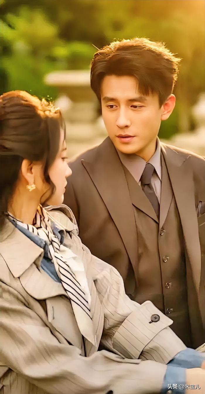 吼吼，姐妹们，
有没有和我同一款的，
放着那么多明星演的大片不看，
偏偏喜欢看短