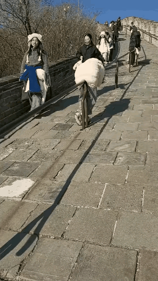 “滑梯”