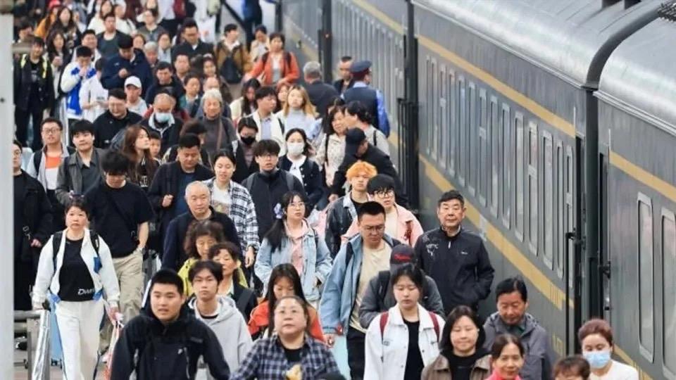 15.2亿人次大迁移开始了！这才是中国人刻在骨子里的浪漫

交通运输部数据官宣，