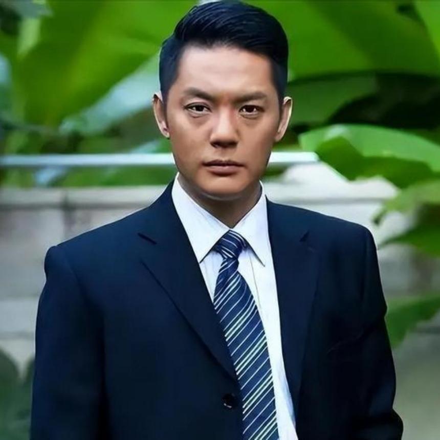 人品才是演员最长久的底牌
 
51岁的傅程鹏曾手握大好演艺资源，演技扎实、戏路宽