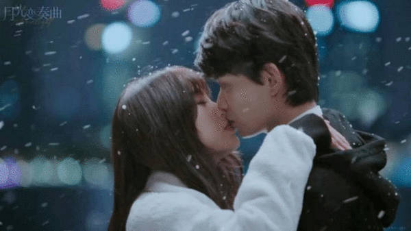 雪中接吻🥰🥰🥰我还是次的太好了🥹🥹🥹禹宙中欣｜ 禹宙中欣[超话]  