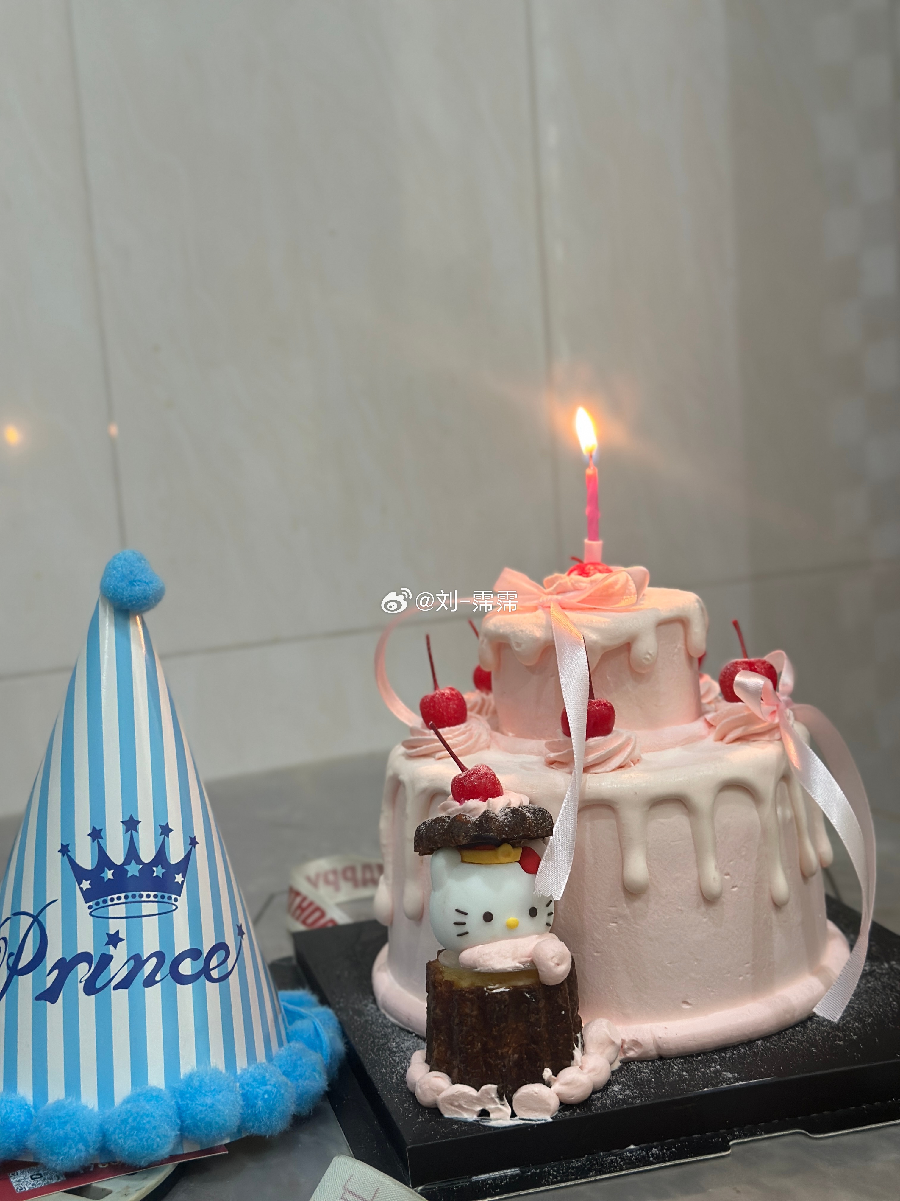刘肥肥Fitness  谢谢来自重庆家人的投喂，今年的生日变成双子座了